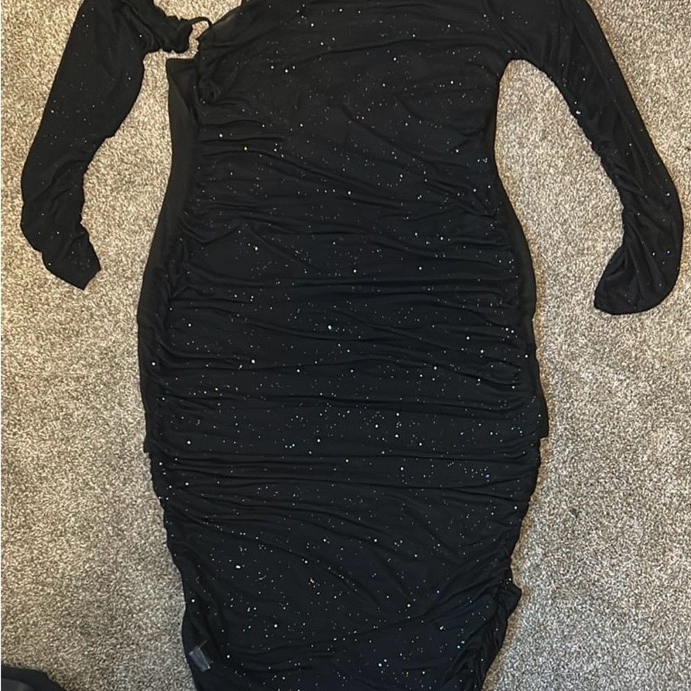 Elegant Black Dress with Sparkle Detail